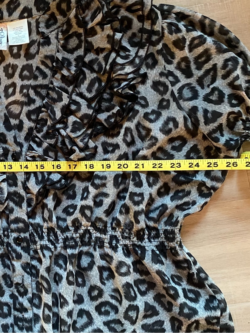 L8ter Women’s Ruffle Sleeve Animal Print Top - Picture 7 of 8